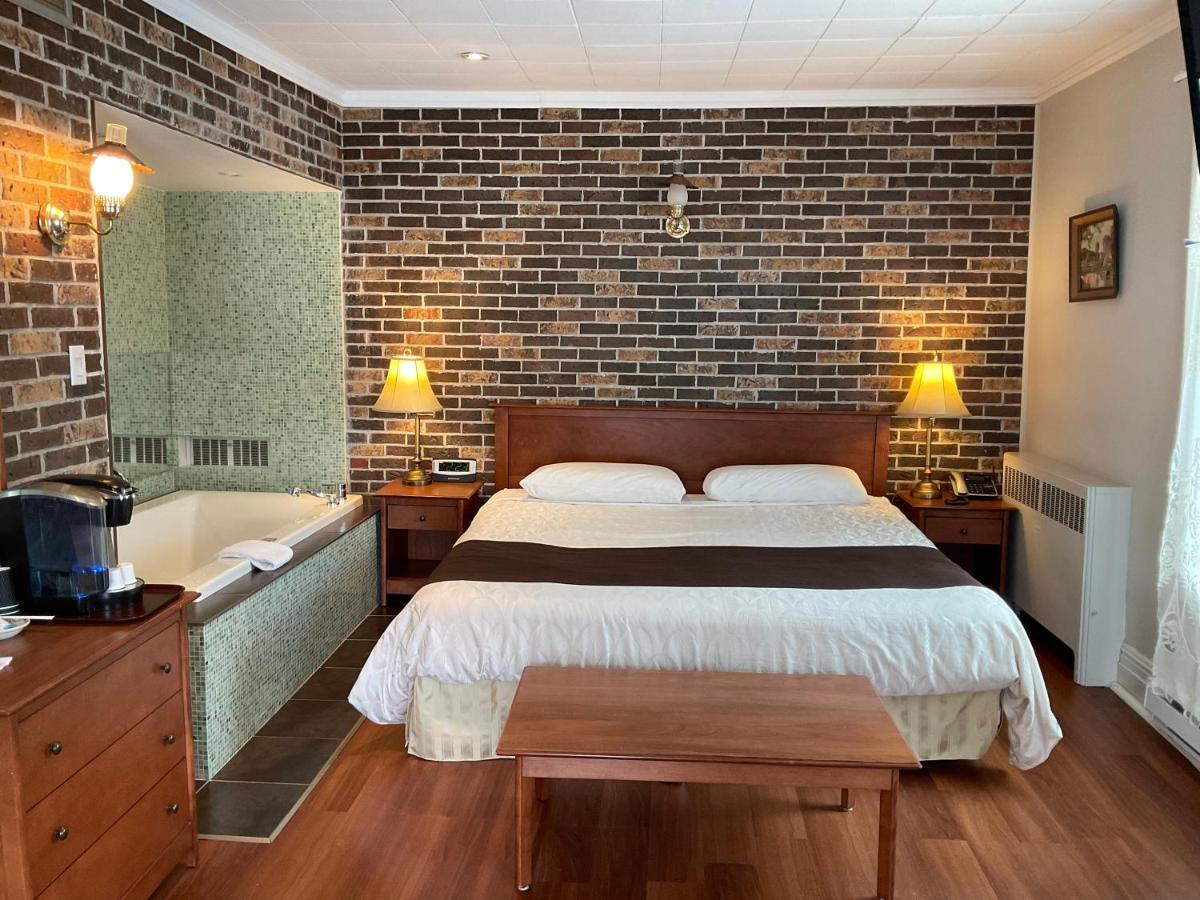 شيربروك Motel & Hotel La Paysanne المظهر الخارجي الصورة