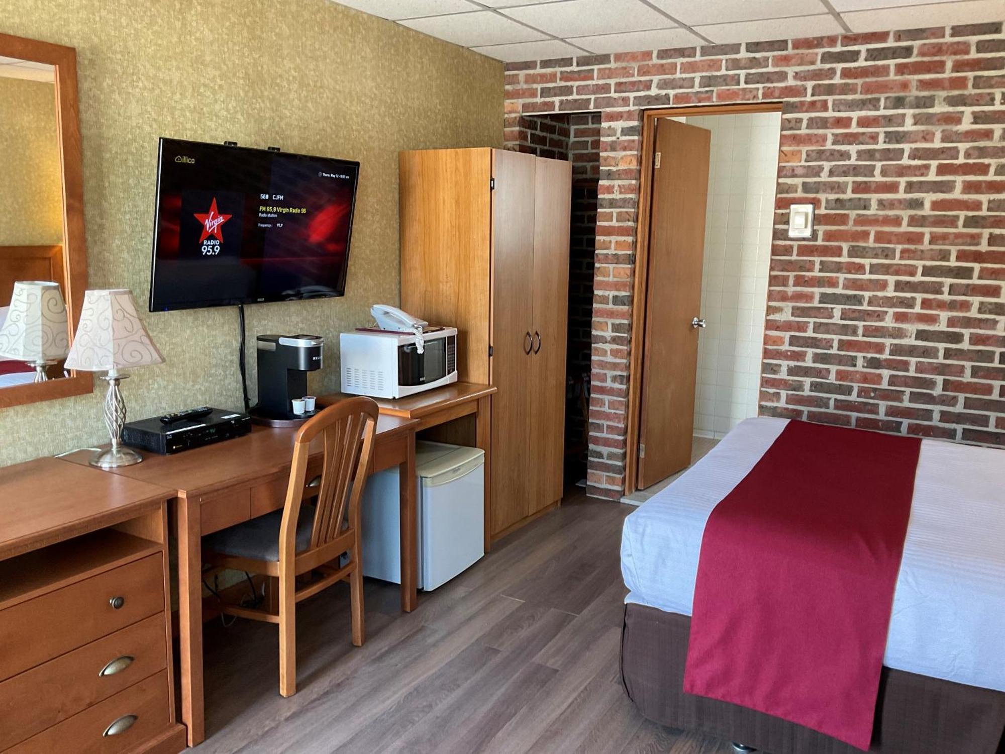 شيربروك Motel & Hotel La Paysanne المظهر الخارجي الصورة