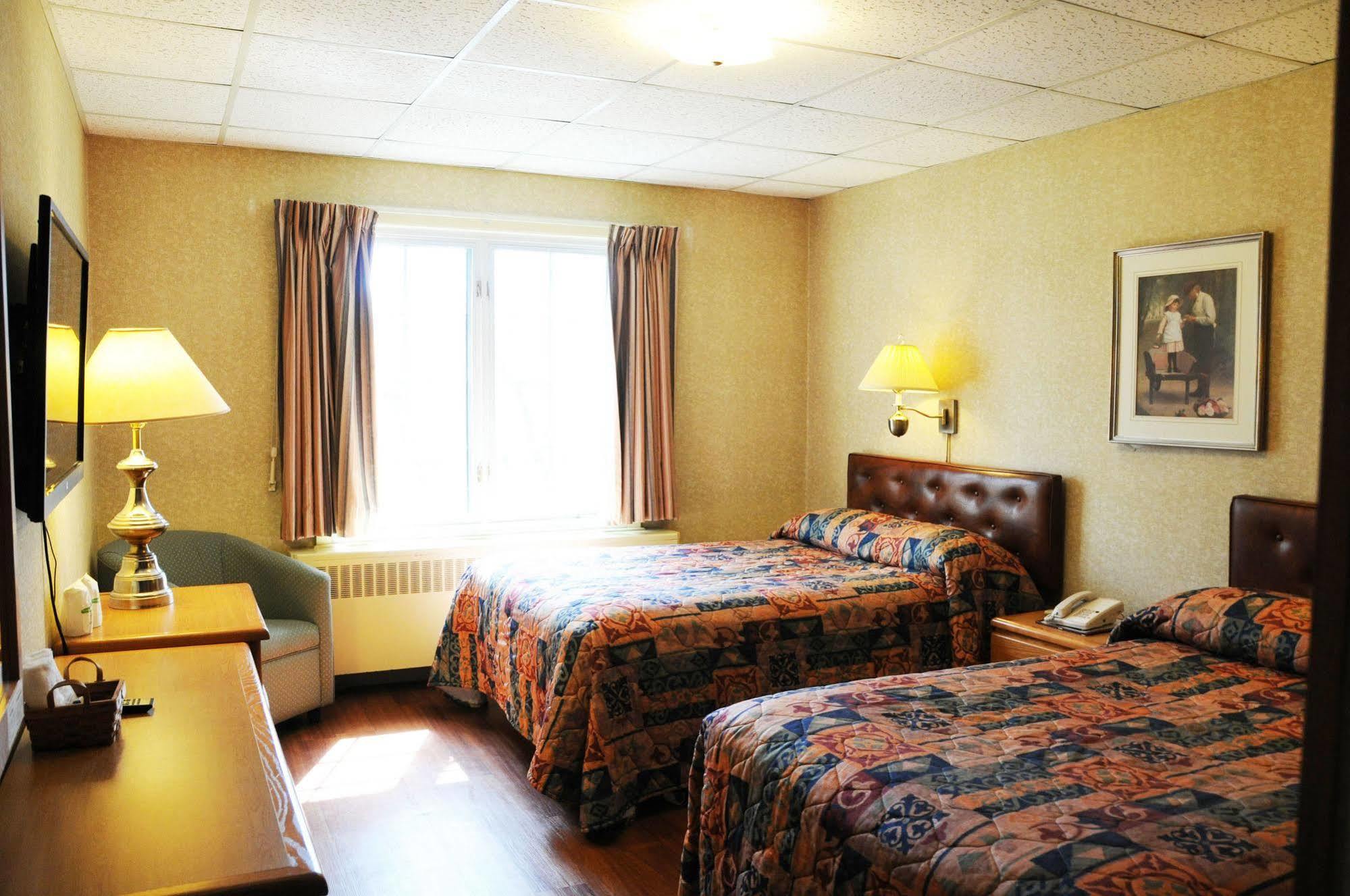 شيربروك Motel & Hotel La Paysanne المظهر الخارجي الصورة